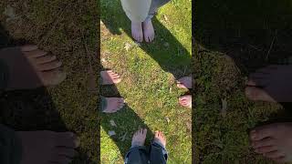 Περπατώντας ξυπόλητοι με μαθητές