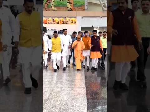 योगी जी आये है श्री राम को लाये है। Yogi ji #yogiadityanath #bjp #indore #viral #trending #up #yogi