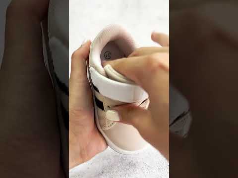 Стильні, комфортні дитячі кросівки на липучці для хлопчика в РОЗМІрах 21-24, видео 1