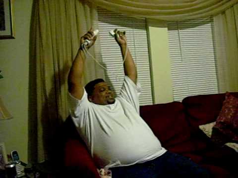 Fat man playing wii lol!! - YouTube