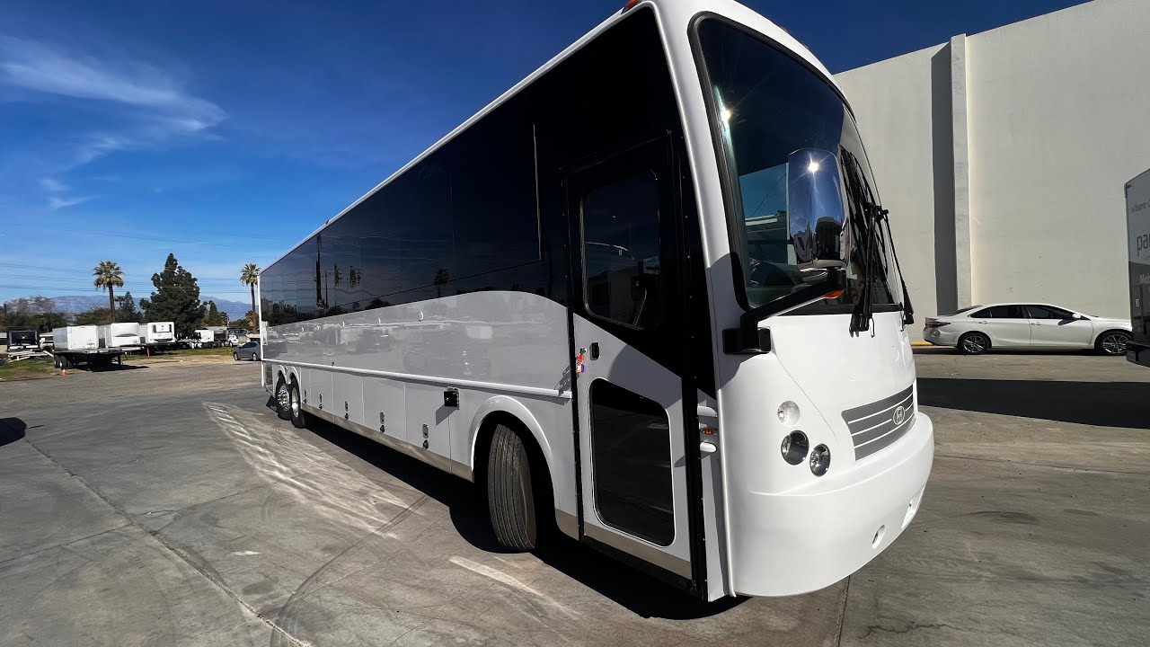 2022 CT Coachworks Freightliner 45' Motorcoach
