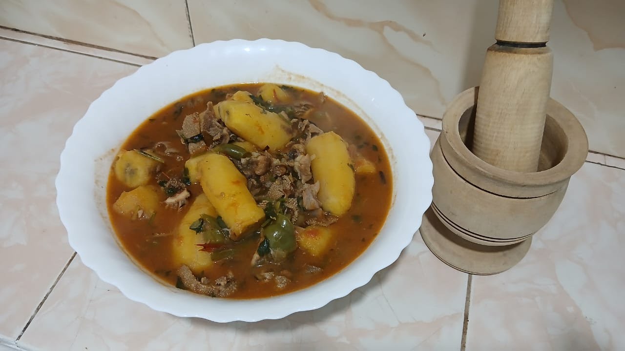 Matoke Matumbo Cooking Matoke with Matumbo β A Taste of East Africa - YouTube