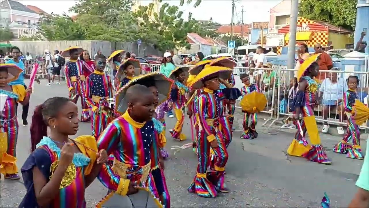 Curaçao Carnival 2026 🎉 Kids Parade Highlights | Colorful Costumes & Caribbean Vibes 🇨🇼 #curacaovlog