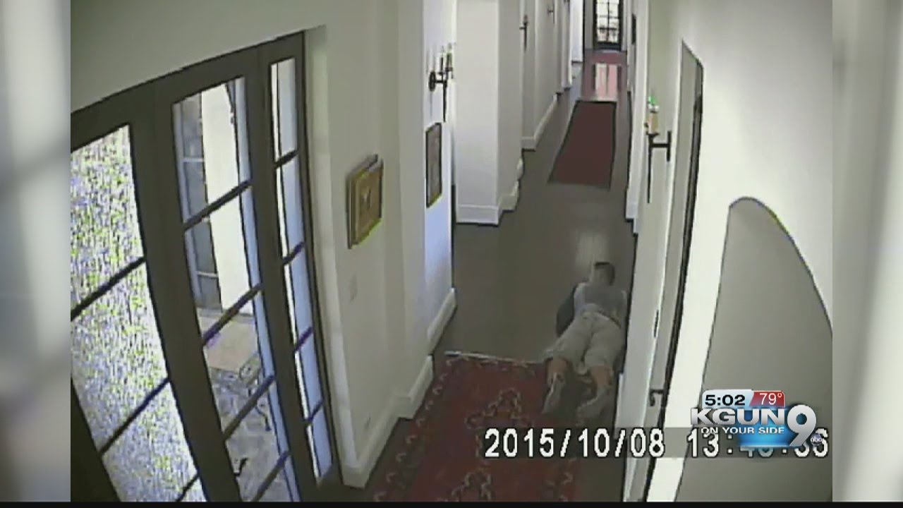 Burglar caught on surveillance camera - YouTube