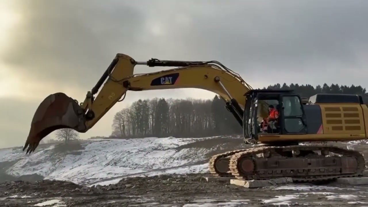 Pelle sur chenilles Caterpillar 349