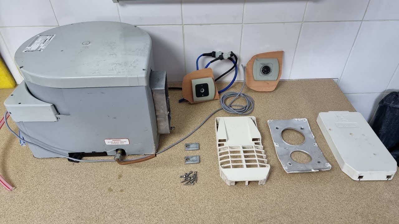 Truma бойлер нагрева воды газ и 220 б/у Трума - YouTube