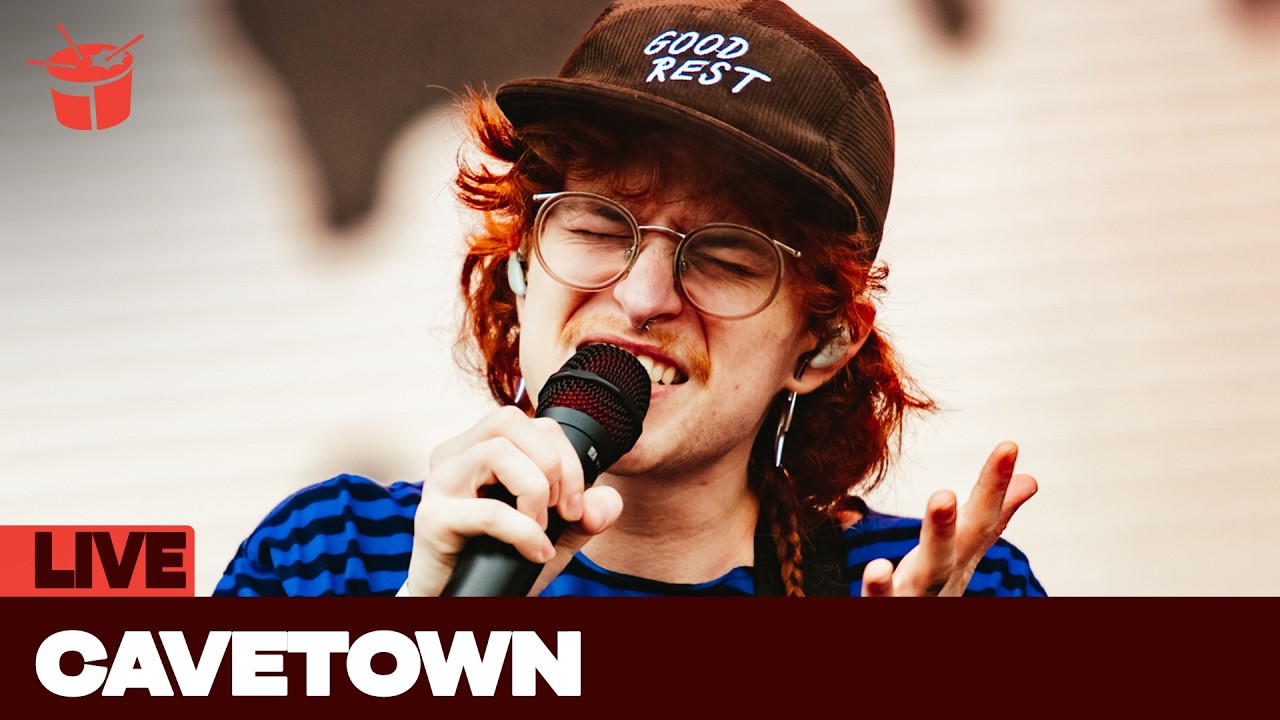 Cavetown - 'Devil Town' (live at Laneway 2026)
