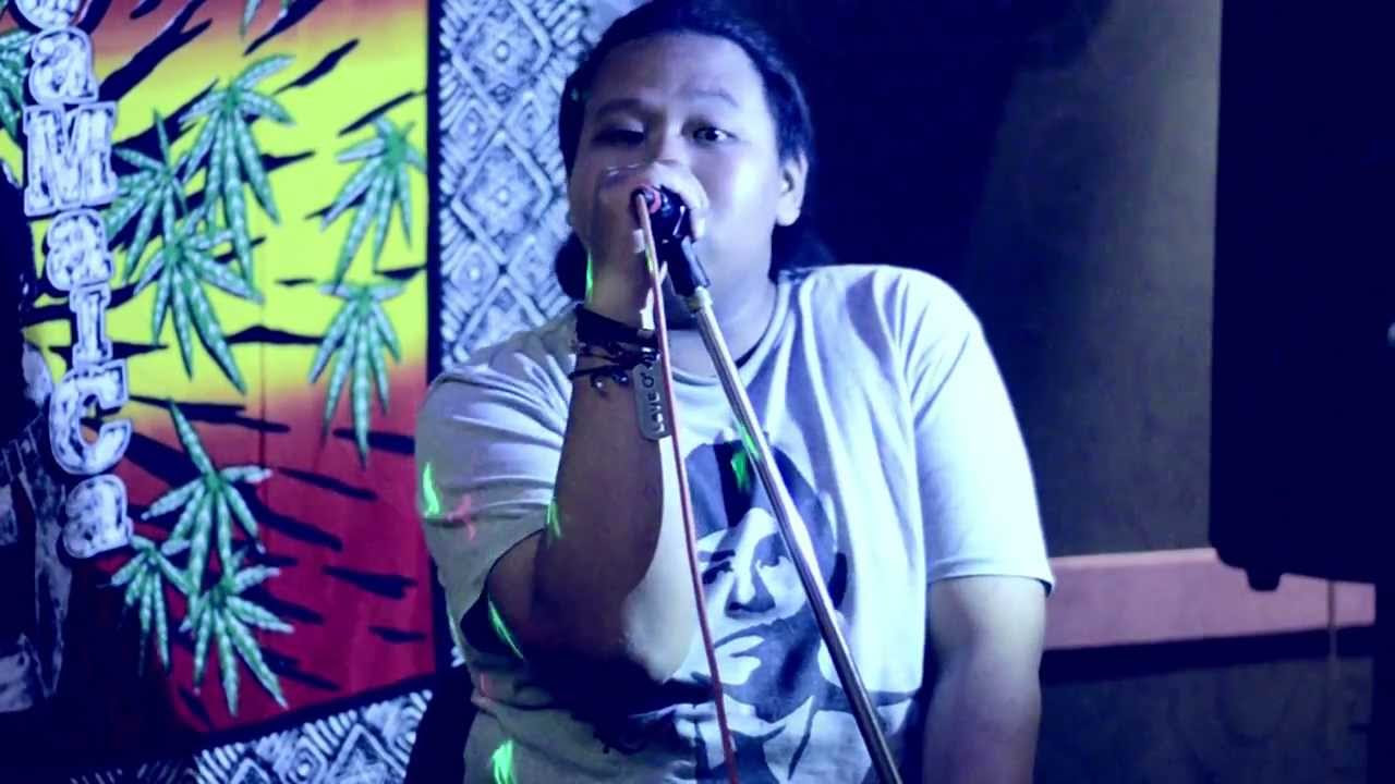 Smoke To Join - Pacar Atau Sahabat (Official Video Clip)