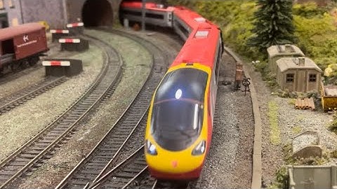 Hornby Virgin Trains Pendolino running session