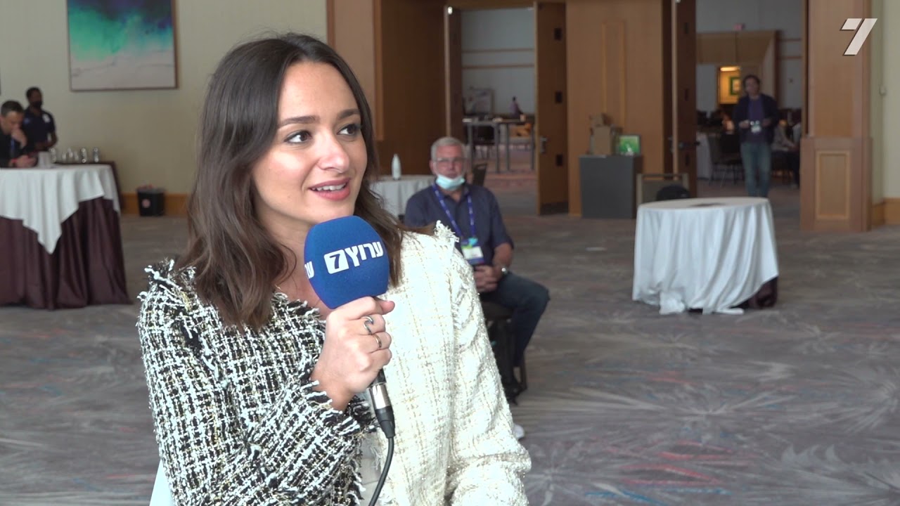 From huge stadiums to the land of Israel - meet singer Nicole Raviv