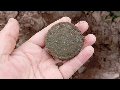 EXCAVATION OF WORLD WAR II ARTIFACTS#WW2 METAL DETECTING WW2 METAL DETECTING