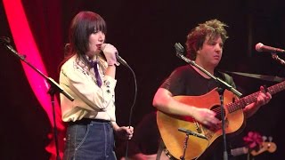 Karen O &amp; Molly Lewis perform &#39;Just a Closer Walk with Thee&#39;