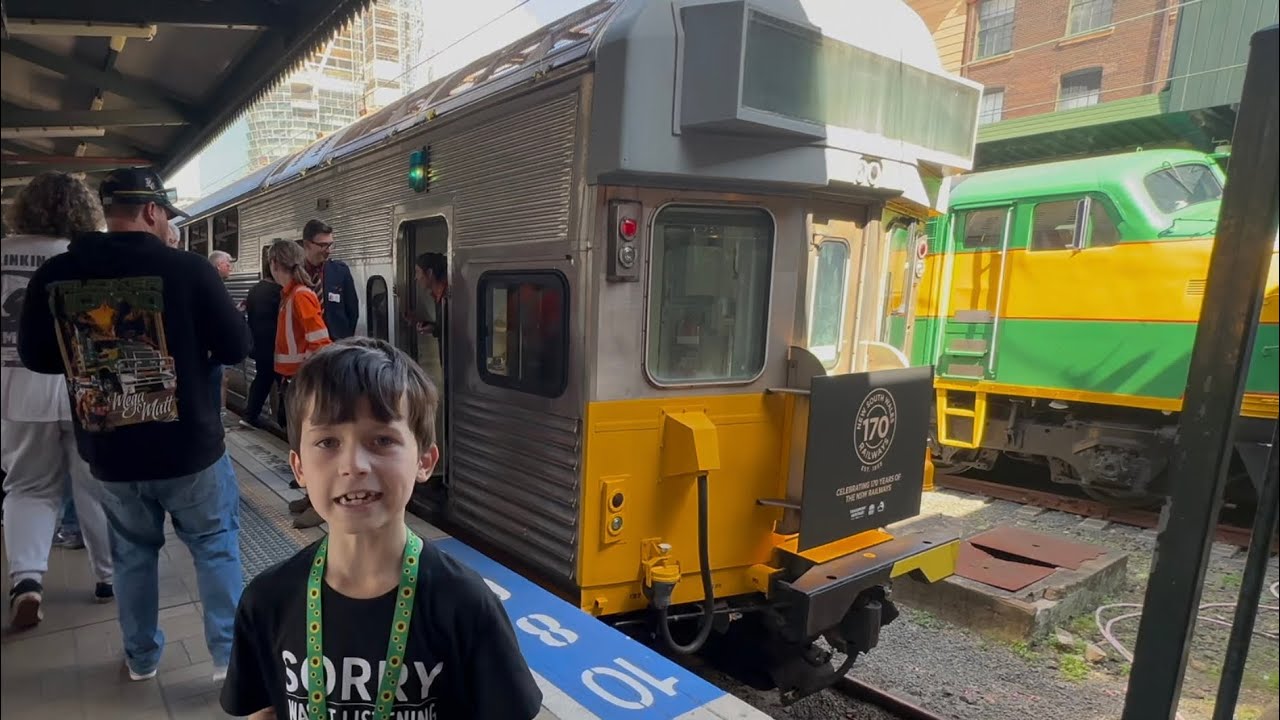 🚆 Harry Rides the S Set! | 170 Years of NSW Trains + Hidden Lavender Bay