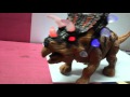 Triceratops a pilas camina y ruge con luced 33cm QUEENREGALOS