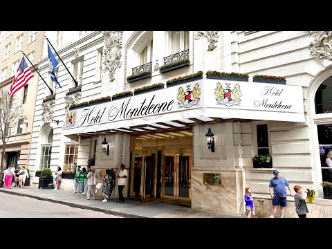 The Carousel Bar in the Hotel Monteleone in the French Quarter in New Orleans #neworleans