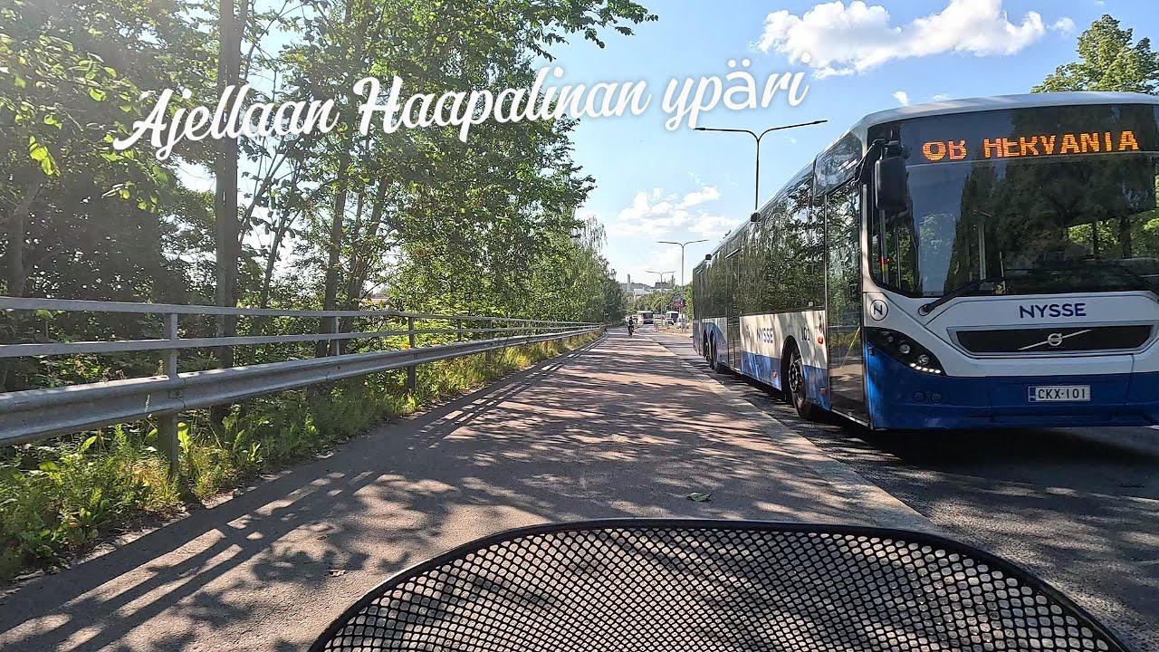 Haapalinna 1/3, Kesäinen mopoajelu maaseudulla – vihreät maisemat ja kirkas keli