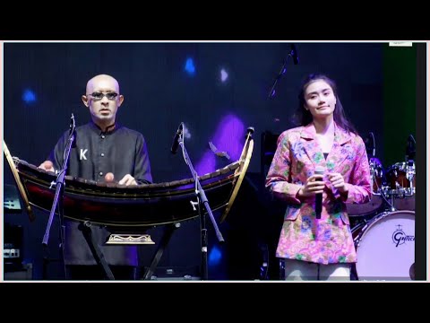 ลาวเจริญศรี  สร้อยแสงแดง ~ แป้ง จิราภา (มิ่งหล้า) Golden Song  & ขุนอิน  | ไทยรักกัน