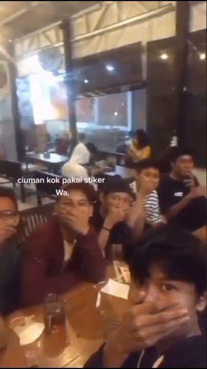 ciuman ko pake stiker?#storywa #status #statusvideo #sw #storywa