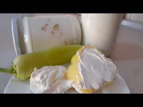 Video: Si Të Bëni Tortë Me Farat E Lulekuqës Me Salcë Kosi