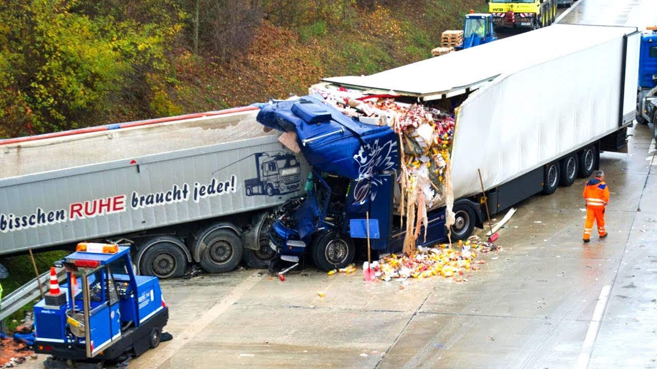 Worst Overloaded Trucks and Cars [Top 10 ] - Video Dailymotion