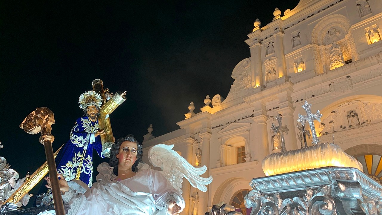 Impresionante Paso del Dulce Rabí por Catedral | Cuaresma 2026 en Antigua Guatemala