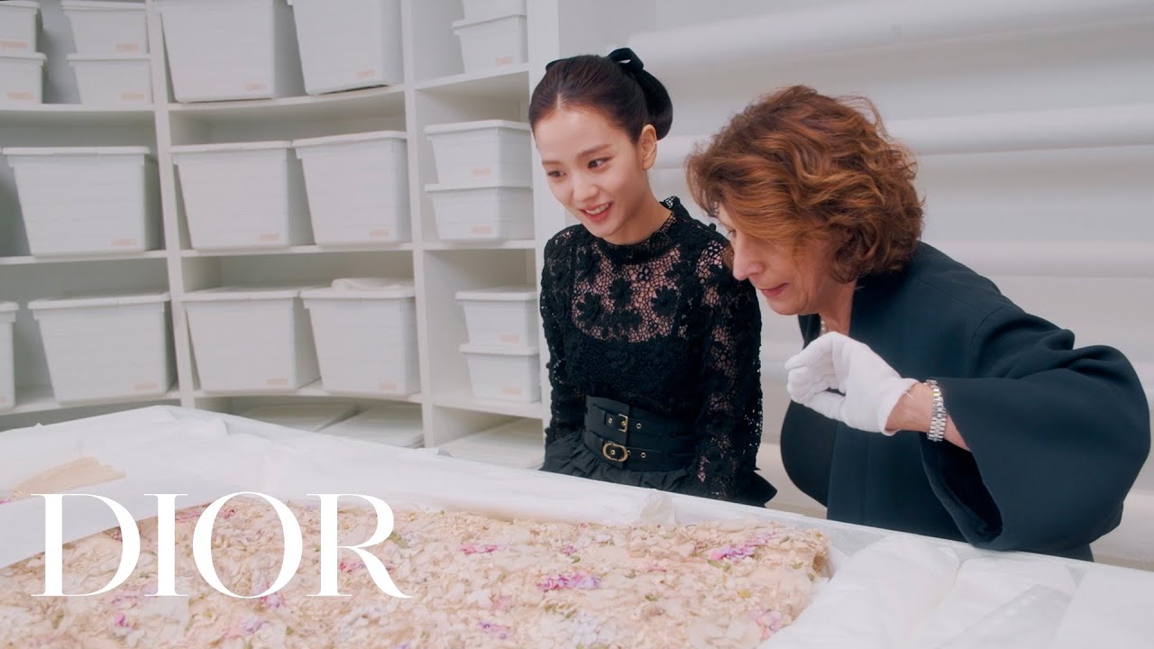 BLACKPINK's JISOO explores the captivating history of Catherine Dior at  Dior Heritage