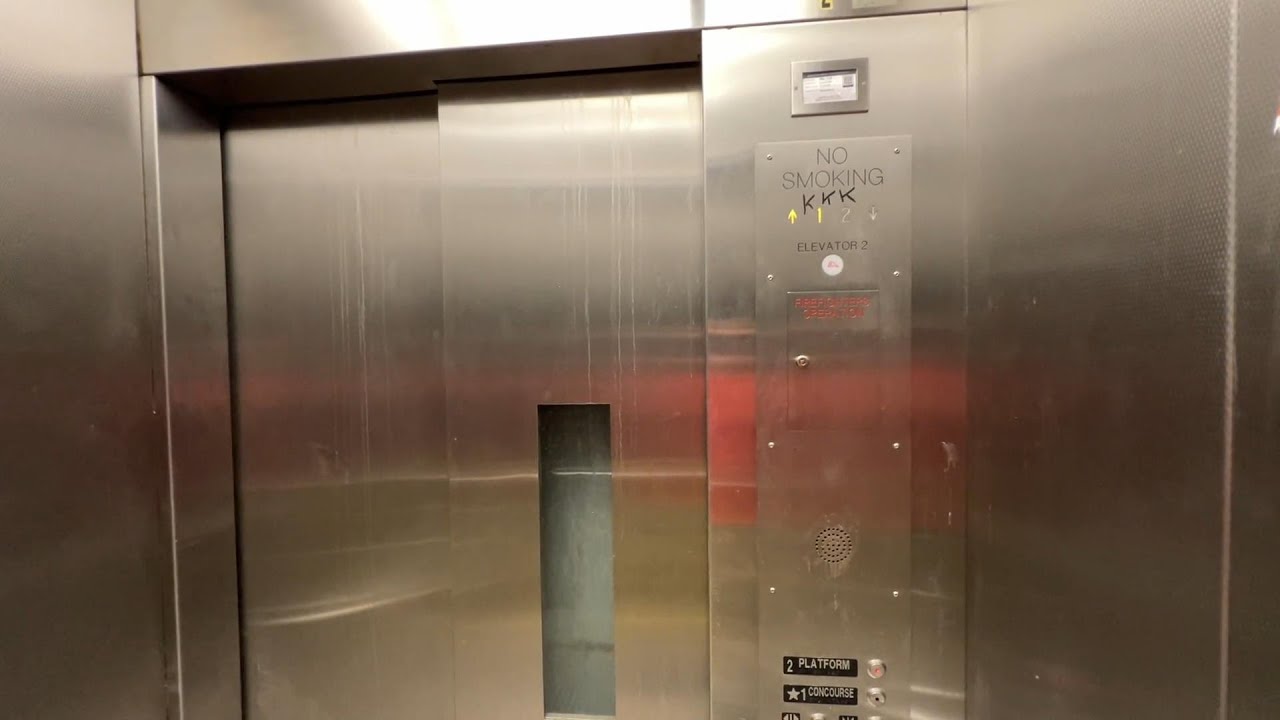 westinghouse-hydraulic-elevator-at-the-marta-doraville-station-in