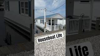 POV Houseboat Life