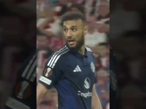 تسديدة نصير مزراوي إصطدمت بالعارضة