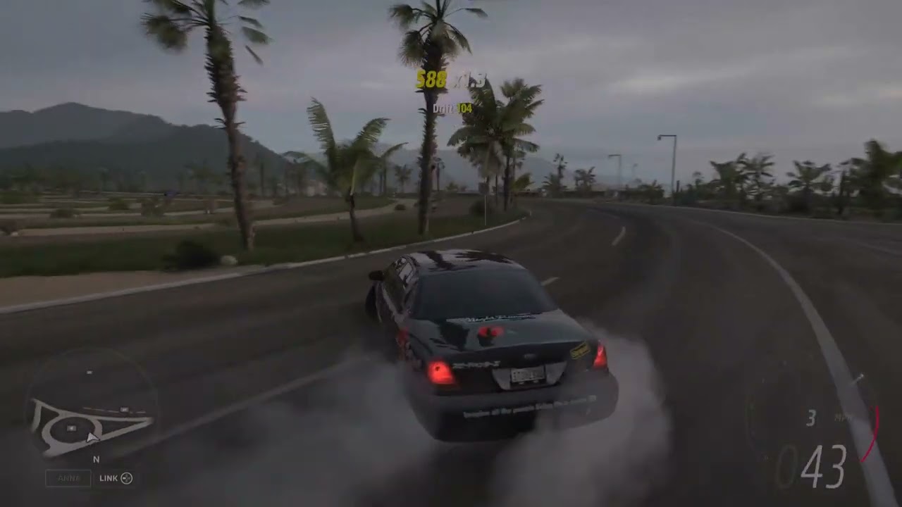 FH5 Quick Drift: Crown Vic Does 360 entry!
