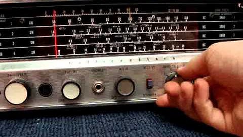 Hallicrafters S-120 Short Wave and AM Radio Receiver