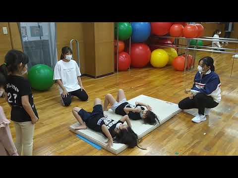 マット運動 ブリッジくぐり キッズダンシング木曜日クラス キッズガーデン武蔵小杉教室 指導 梶原和歌子 神作彩葵咲 深野朋果 2021,10,21