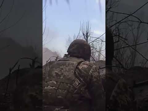 Жуткое видео боя с передовой на Донбассе