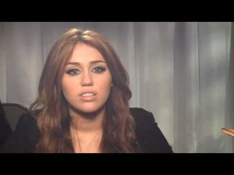 Elizabeth Cyrus Photo 13