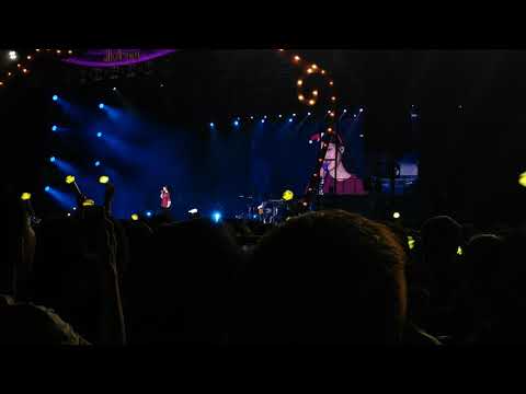 181208 2018 IU 10th Anniversary Tour Concert (이지금 dlwlrma) in Hong Kong -  Rain Drop