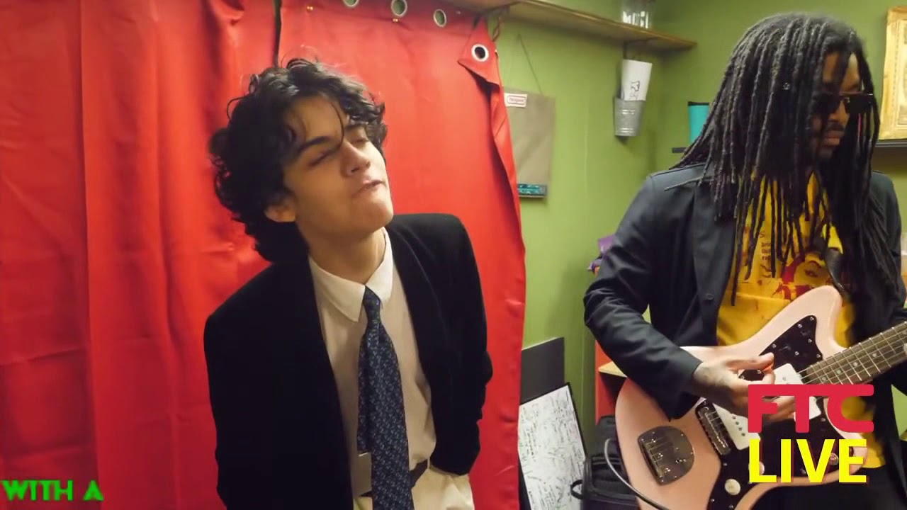 Yzzi and Articulate Clutter's impromptu Jam session at FTC HQ | For the Culture Live