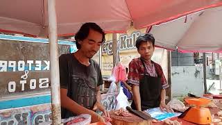 BELI AYAM UNTUK KARYAWAN.