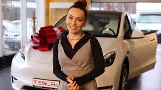 Виктория Булитко (Дизель Шоу) и ее новенькая Tesla Model Y. Отзыв о компании TESLAone.
