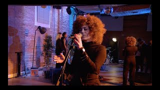 Loriah - Moving House  (Live In Studio)