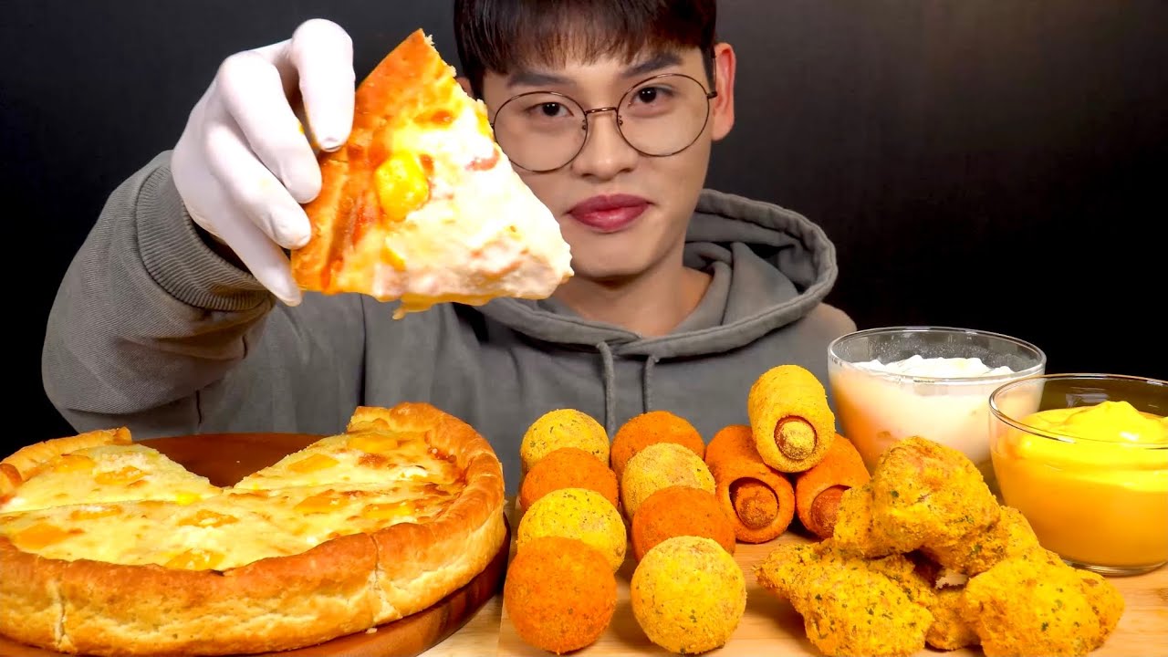 ASMR 바삭한 시카고피자와 핫뿌링치즈볼 핫도그 뿌링닭다리🍗먹방~! Chicago Pizza With Cheese Ball Mini 🌭 Chicken Legs MuKBang~!