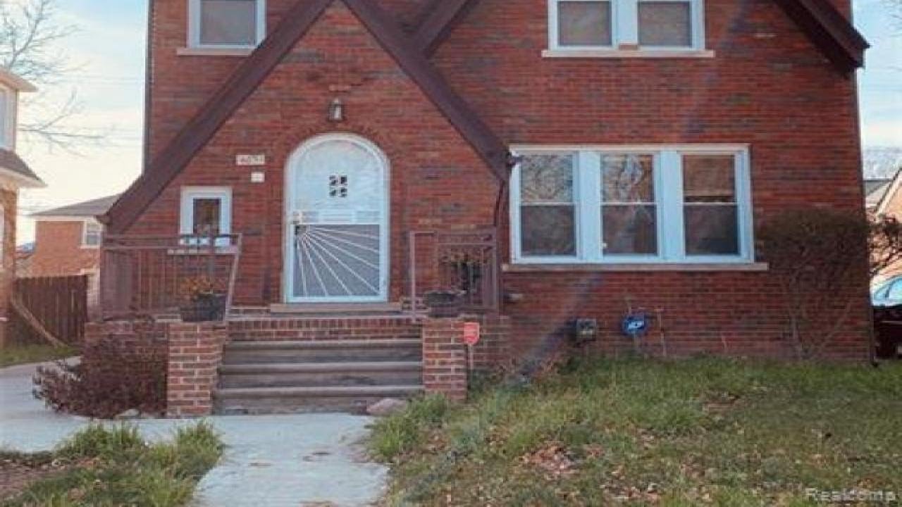 4851 BERKSHIRE Street, Detroit, MI Presented by Sarah Khan-Williams.
