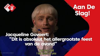 Kippenvelcompilatie van Joost Klein’s optreden met commentaar van Cornald Maas & Jacqueline Govaert