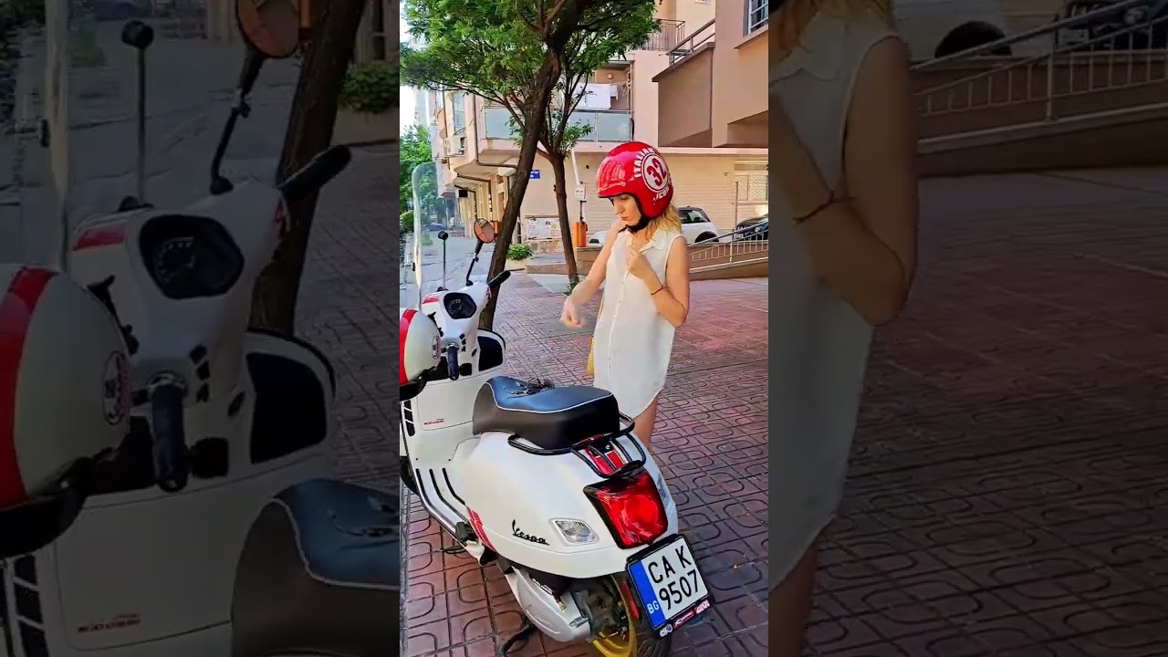 Vespa GTS 300 & Sexy girl 