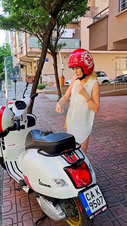 Vespa GTS 300 & Sexy girl #vespa