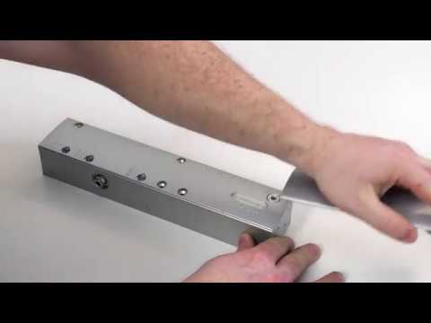 Video: Kako uklopiti zatvarač lančanih vrata?
