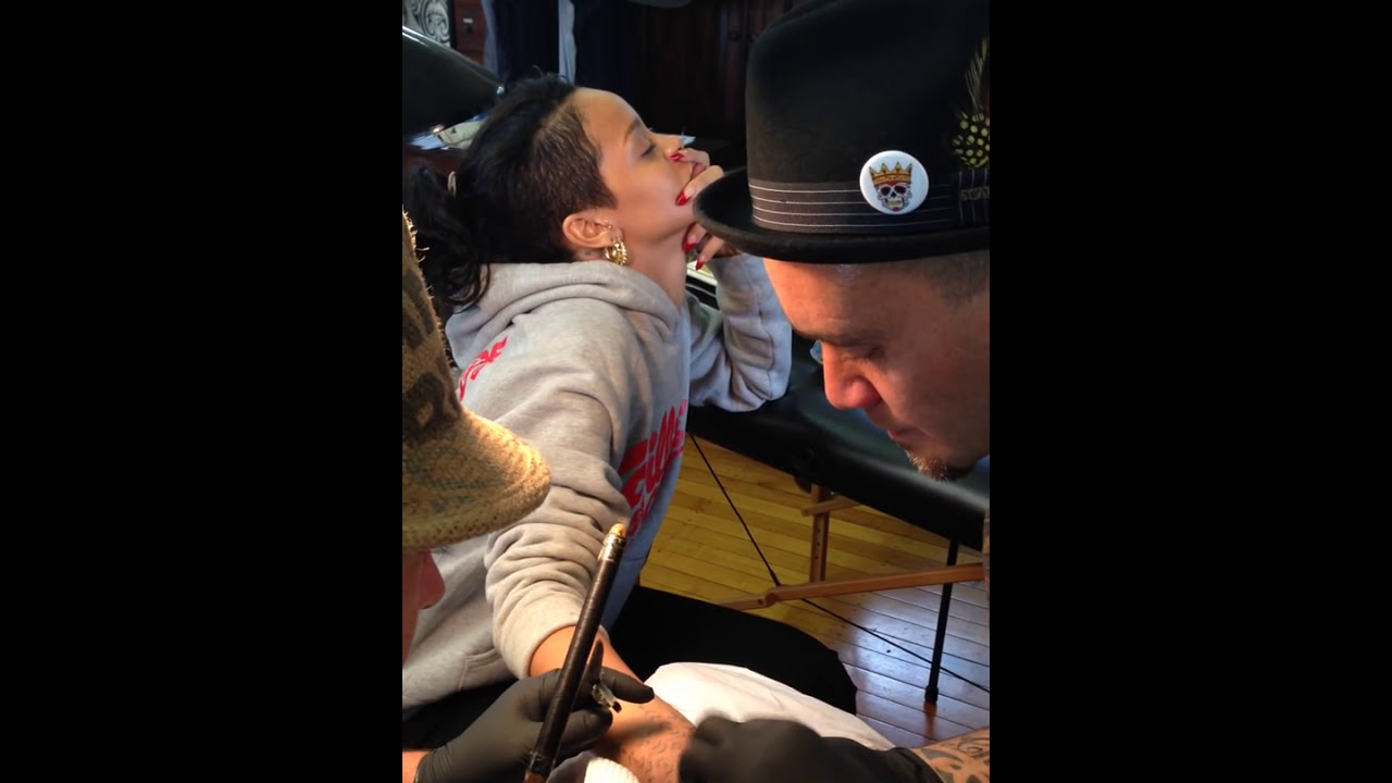 Rihanna getting traditional Polynesian Tattoo by Inia ...