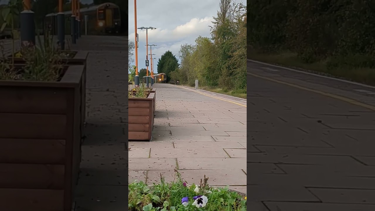 22/10/23, Trains at Olton Station, WMR and Chiltern