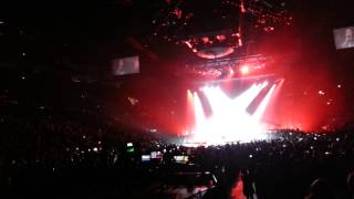 Maroon 5 Edmonton: Animals