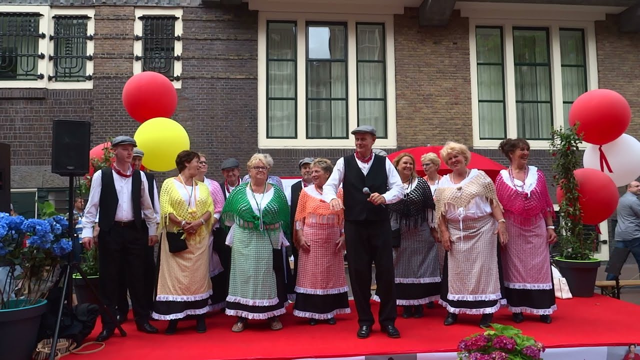 Het Amsterdams Volkskoor   Spuistraatfeest 2016 (4)