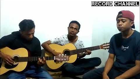 TERHANYUT DALAM KEMESRAAN (Cover) Merdunya suara musisi jalanan ini sampai disawer 10 JUTA